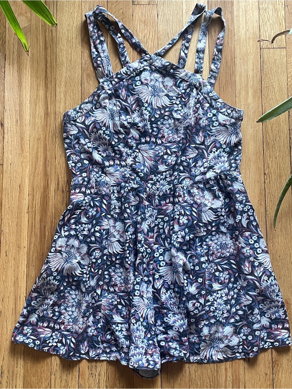 Ecote Strappy Floral Summer Romper with Zipper Back and Pockets. Size 6.
